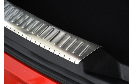 Накладка на задний бампер Mazda 3