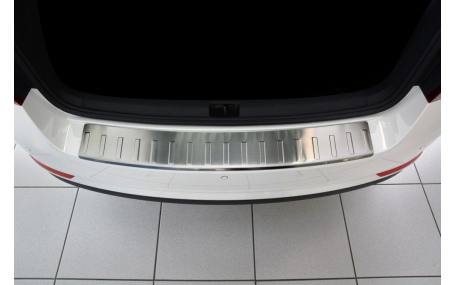 Накладка на задний бампер Skoda Spaceback