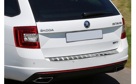 Накладка на задний бампер Skoda Octavia A7 RS