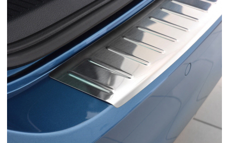 Накладка на задний бампер Volkswagen Golf 7