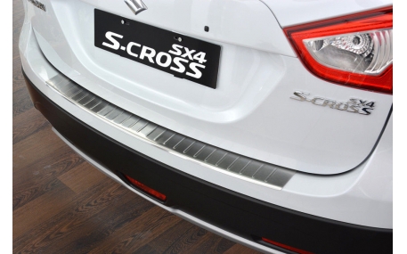 Накладка на задний бампер Suzuki SX4