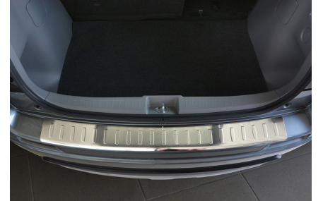 Накладка на задний бампер Suzuki SX4