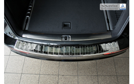 Накладка на задний бампер Audi Q5