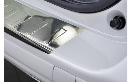 Накладка на задний бампер Peugeot 5008