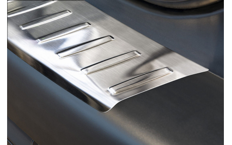 Накладка на задний бампер Peugeot 2008