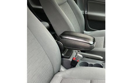 Подлокотник Volkswagen Jetta