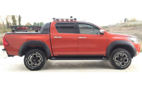 Арки Toyota Hilux