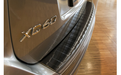 Накладка на задний бампер Volvo XC60