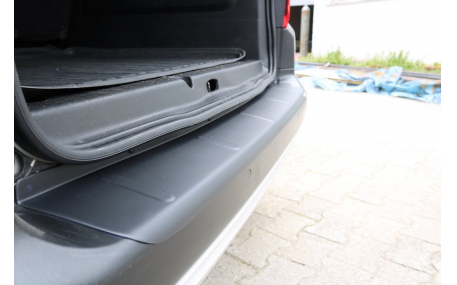 Накладка на задний бампер Opel Combo E