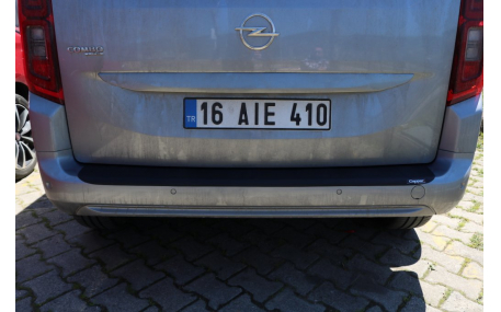 Накладка на задний бампер Opel Combo E