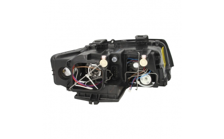 Фара передняя AUDI A4 B6