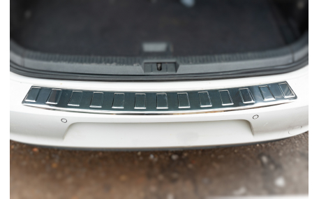 Накладка на задний бампер Volkswagen Golf 7