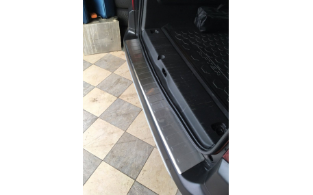 Накладка на задний бампер Peugeot Partner