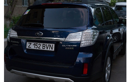 Фонари задние Subaru Outback