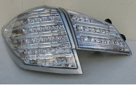 Фонари задние Subaru Outback