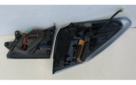 Фонари задние Subaru Outback