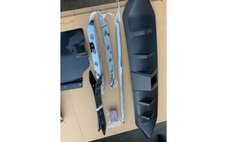 Накладки на бампера Toyota Land Cruiser 200