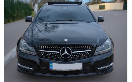 Решетка радиатора Mercedes C-class W204