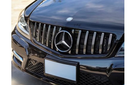 Решетка радиатора Mercedes C-class W204