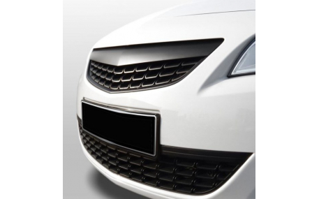 Решетка радиатора Opel Astra J 2009-2012