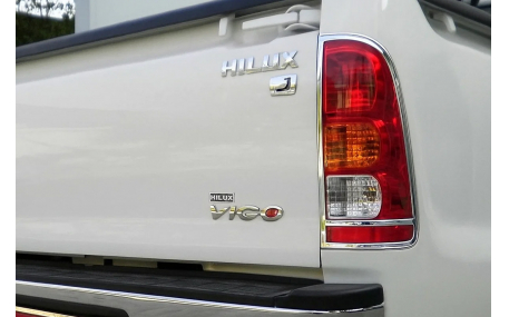 Хром накладки Toyota Hilux
