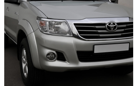 Хром накладки Toyota Hilux
