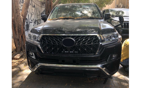 Решетка радиатора Toyota Land Cruiser 200