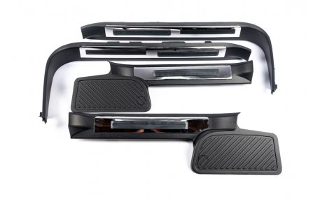 Накладки на пороги Toyota Land Cruiser 200