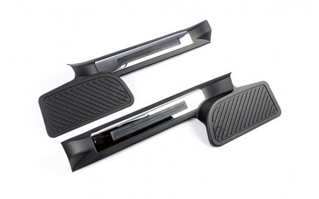 Накладки на пороги Toyota Land Cruiser 200