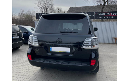 Фонари задние Toyota Land Cruiser 200