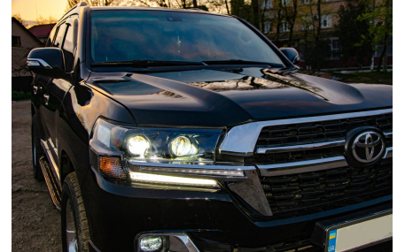 Фары передние Toyota Land Cruiser 200