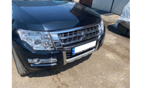 Бампер передний Mitsubishi Pajero Wagon 4 