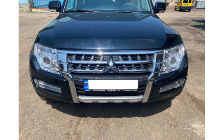 Бампер передний Mitsubishi Pajero Wagon 4 