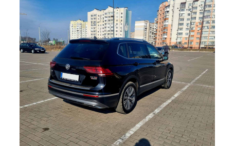 Накладка на задний бампер Volkswagen Tiguan