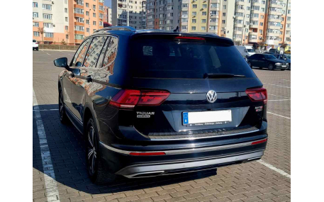 Накладка на задний бампер Volkswagen Tiguan