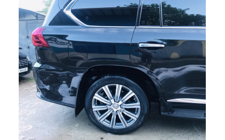 Молдинги дверей Lexus LX570