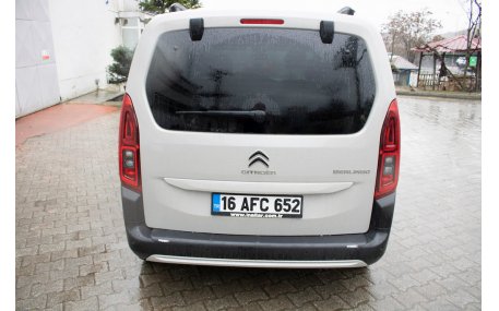 Накладка на задний бампер Peugeot Partner