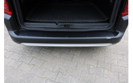 Накладка на задний бампер Opel Combo E