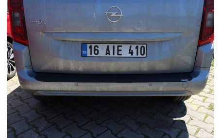 Накладка на задний бампер Peugeot Partner