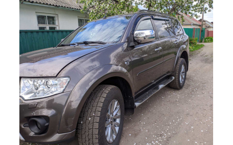 Дефлекторы окон Mitsubishi Pajero Sport