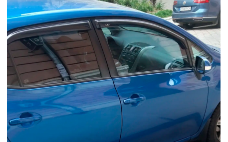 Дефлекторы окон Toyota Auris