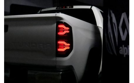 Фонари задние Toyota Tundra 2014-2021