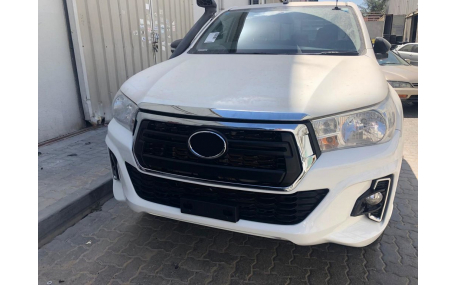 Бампер передний Toyota Hilux 2015-2020