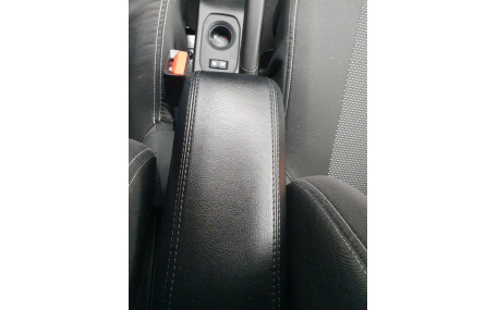 Подлокотник Renault Duster