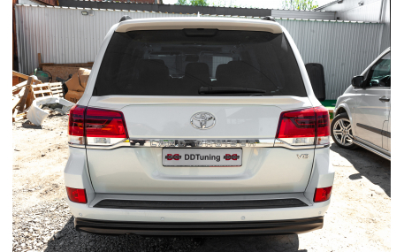 Спойлер Toyota Land Cruiser 200