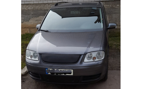 Зимняя накладка на решетку Volkswagen Touran 2003-2006
