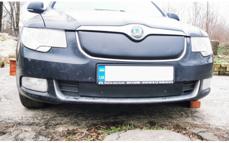 Зимняя накладка на решетку Skoda Superb