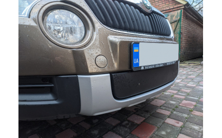 Зимняя накладка на решетку Skoda Yeti