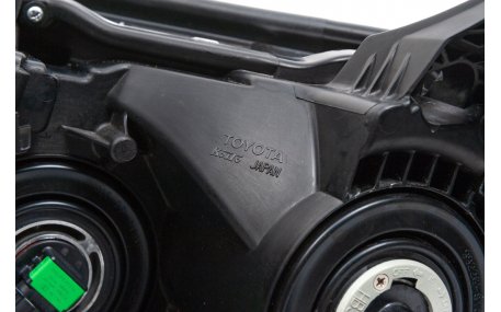 Фары передние Toyota Land Cruiser Prado 150 2018-