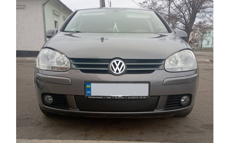 Зимняя накладка на решетку Volkswagen Golf 5